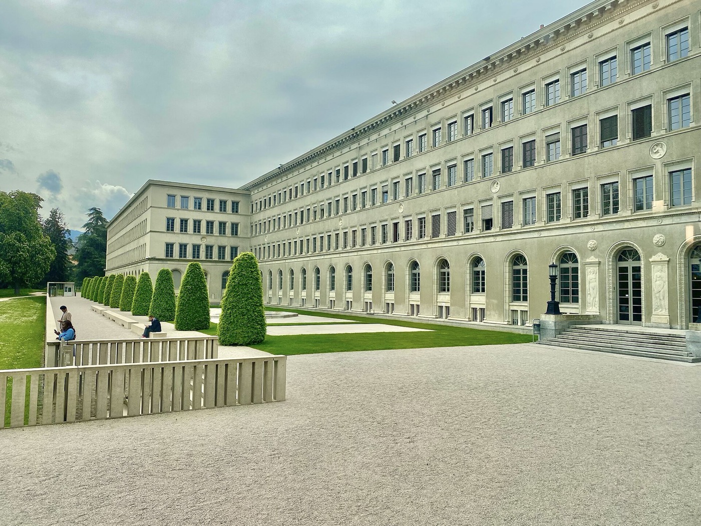 2023년 5월, 스위스 제네바에 있는 세계무역기구(WTO) 본부 건물 «윌리엄 라파르 센터»예요.